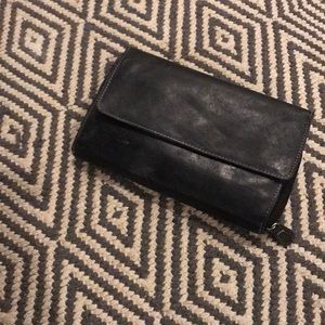 Nice billfold! Free with any bundle!